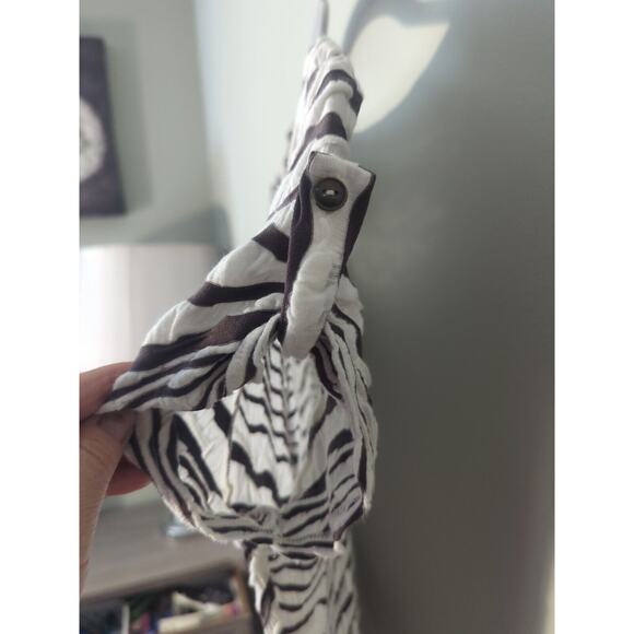 Papillon Blanc Women's Gray/Black Wavy Striped Pattern Short Sleeve Midi Dress - Picture 3 of 6